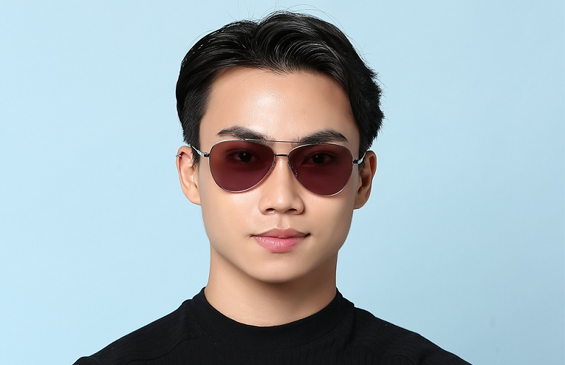 Hầu như kính Aviator phù hợp với mọi phong cách thời trang